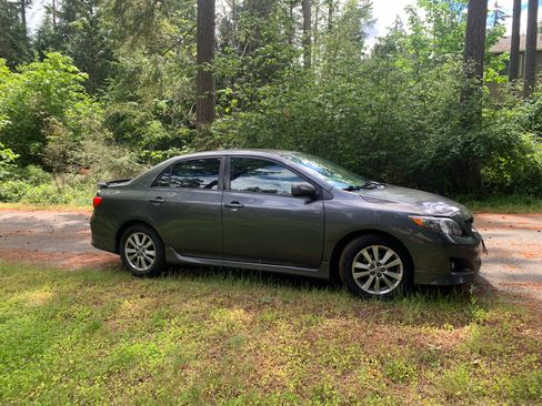 Used 2010 Toyota Corolla LE FWD image 14
