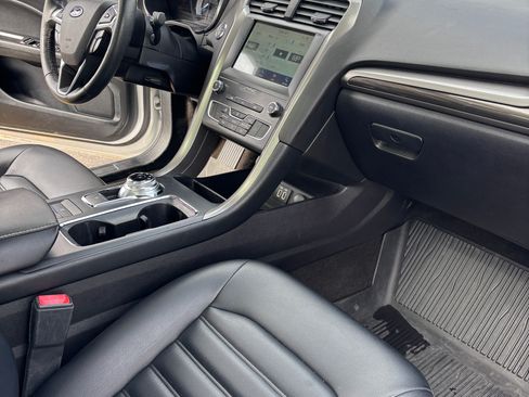 Used 2020 Ford Fusion SEL image 10