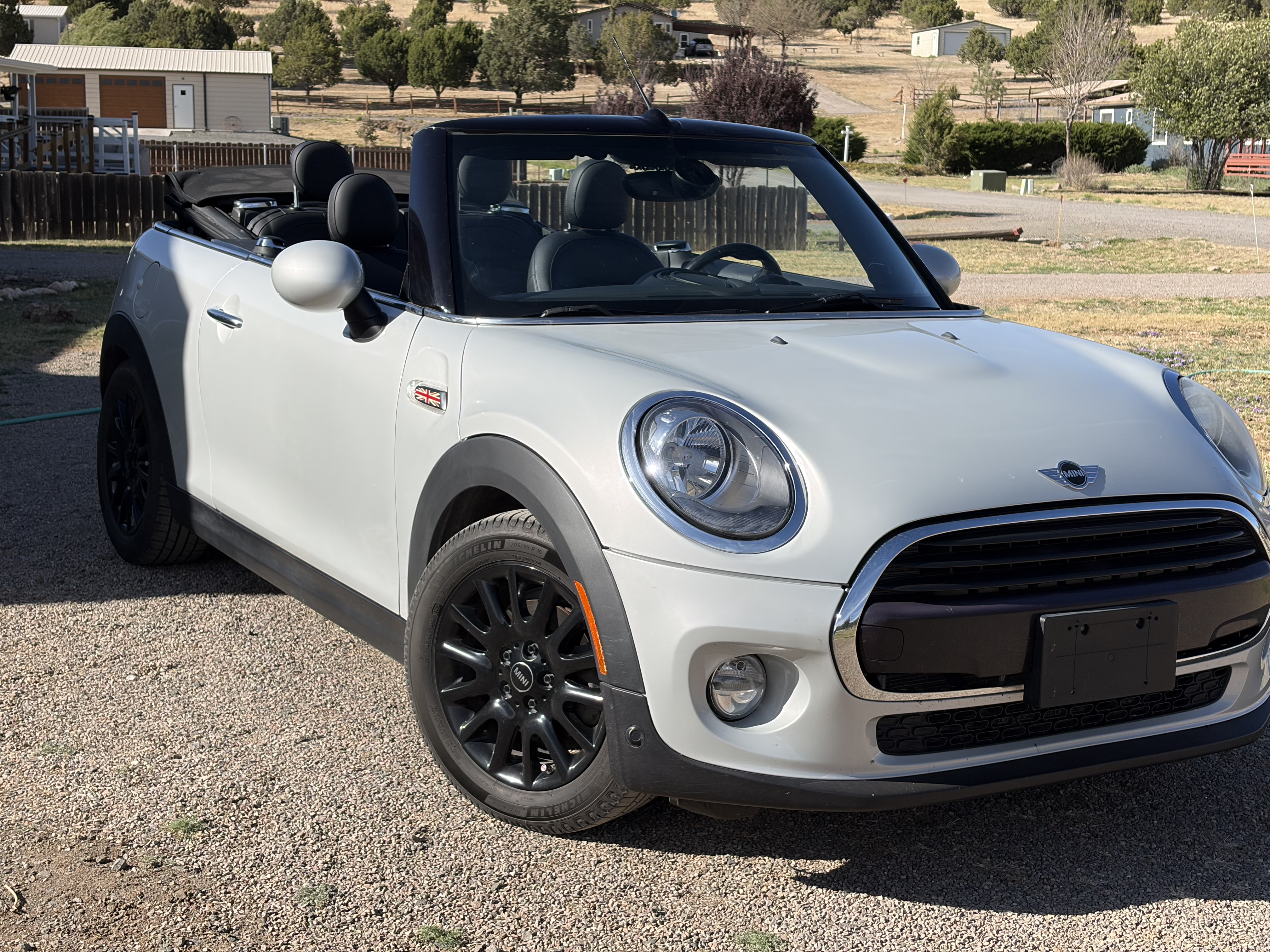 Used 2018 MINI Cooper Convertible FWD image 1