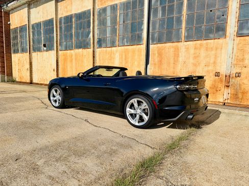 Used 2023 Chevrolet Camaro SS RWD image 11