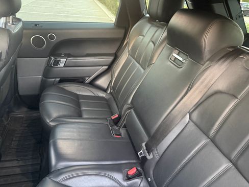 Used 2017 Land Rover Range Rover Sport SE image 12