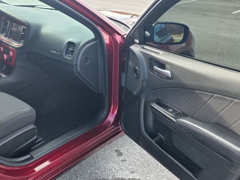 Used 2020 Dodge Charger SXT w/ Blacktop Package image 8