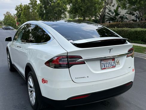 Used 2016 Tesla Model X 75D AWD/4WD image 4