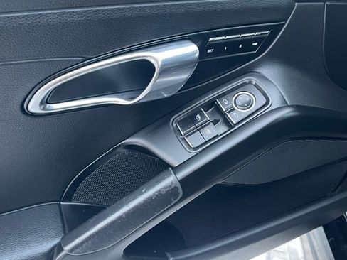 Used 2017 Porsche 718 Boxster image 25