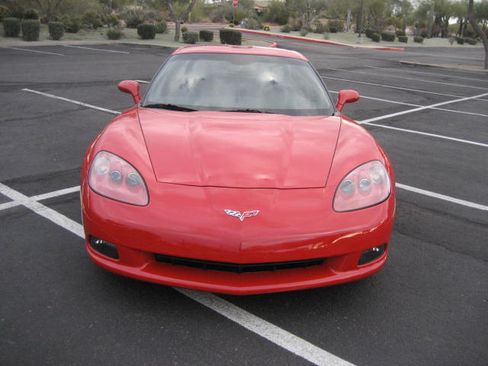 Used 2007 Chevrolet Corvette Coupe w/ Performance Package image 1
