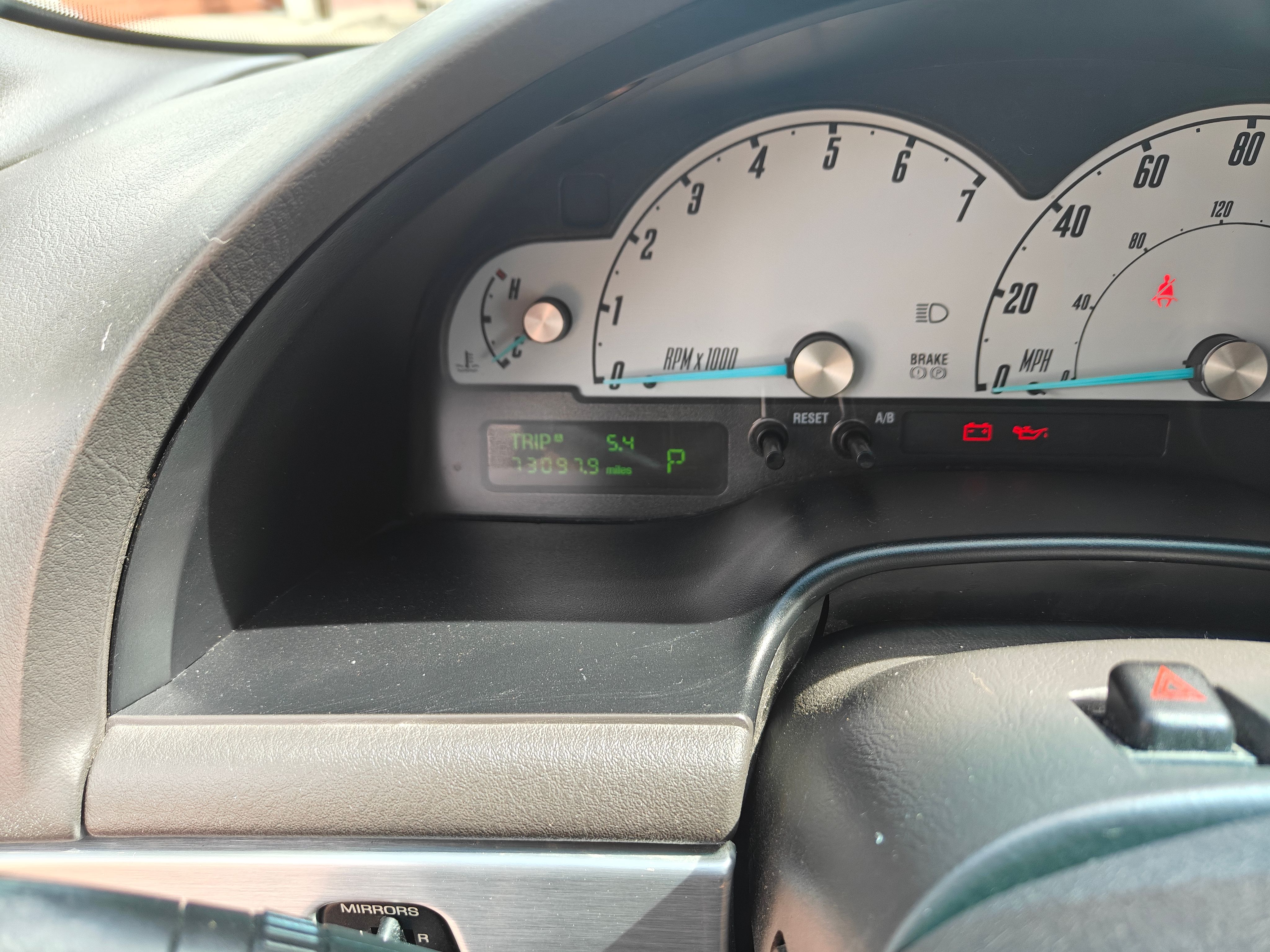 Used 2002 Ford Thunderbird RWD image 2