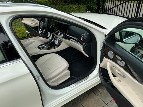 Used 2020 Mercedes-Benz E 450 4MATIC Wagon image 11
