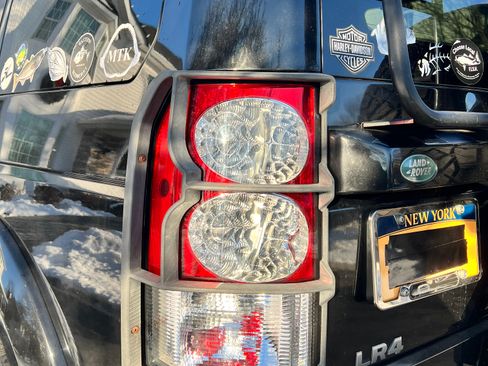 Used 2011 Land Rover LR4 HSE LUX image 14