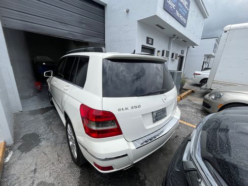 Used 2010 Mercedes-Benz GLK 350 2WD image 2