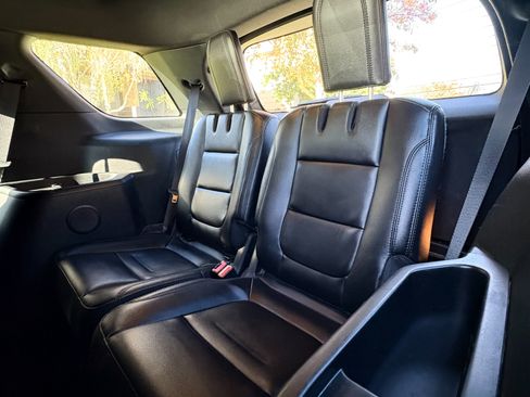 Used 2017 Ford Explorer XLT w/ Equipment Group 202A image 28