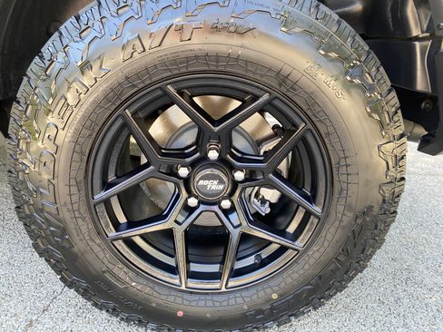 Used 2025 Jeep Wrangler Sport AWD/4WD image 8