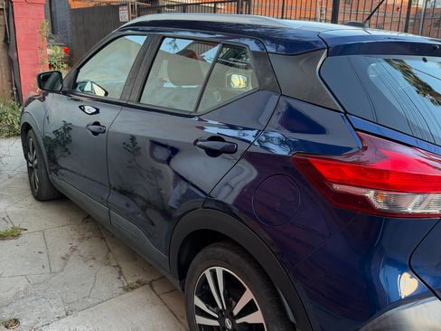 Used 2020 Nissan Kicks SV image 7