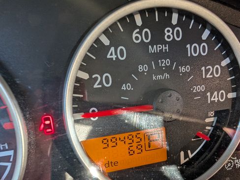 Used 2008 Nissan Frontier LE w/ Leather Pkg image 5