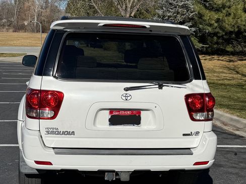 Used 2007 Toyota Sequoia SR5 image 11