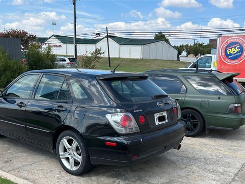 Used 2005 Lexus IS 300 SportCross RWD image 2