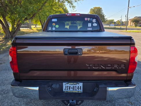 Used 2017 Toyota Tundra SR5 image 5