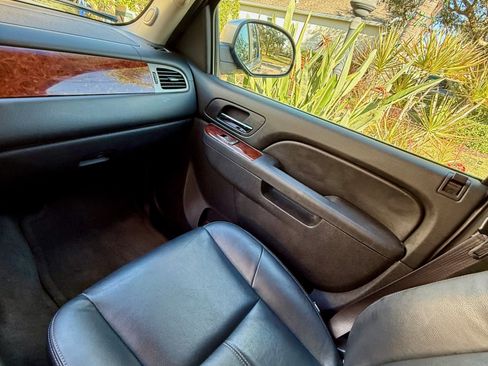 Used 2013 Chevrolet Tahoe LS image 20