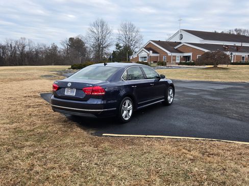Used 2013 Volkswagen Passat TDI SEL Premium image 5