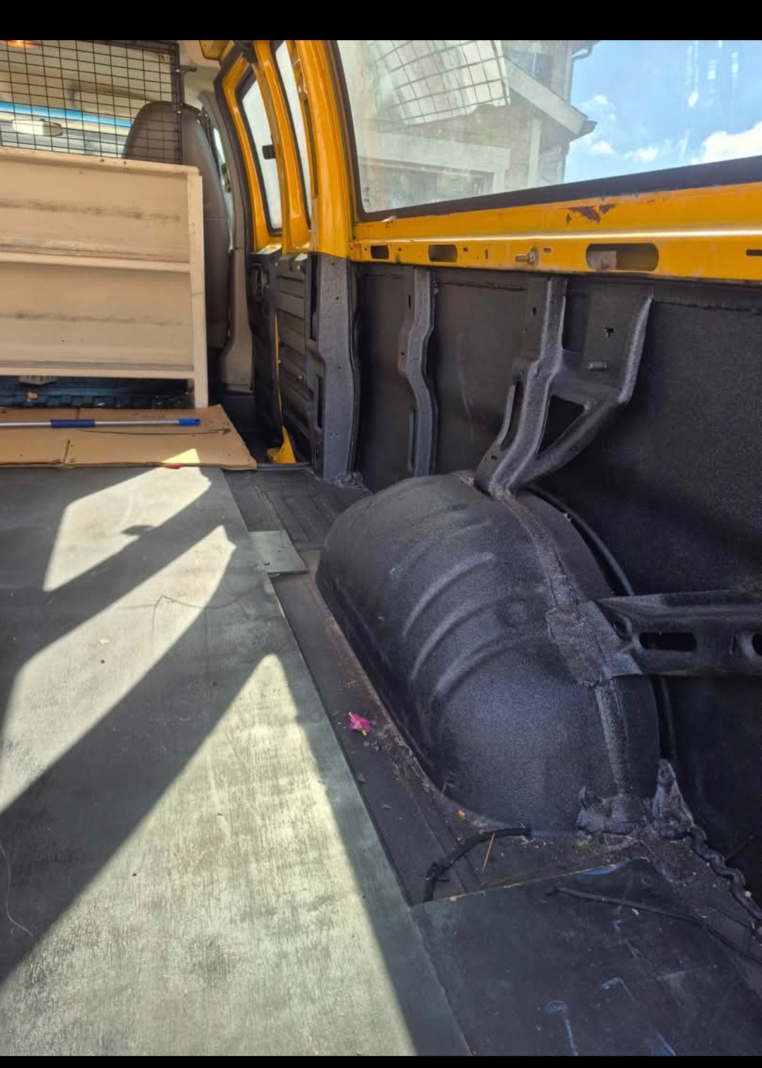 Used 2014 Chevrolet Express 3500 Extended RWD image 14