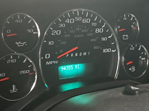 Used 2016 Chevrolet Express 2500 RWD image 5