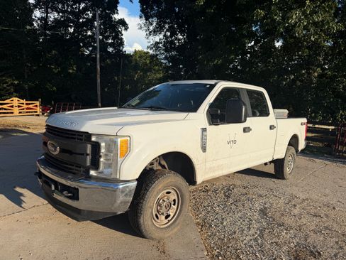 Used 2017 Ford F250 XL w/ XL Value Package AWD/4WD image 1
