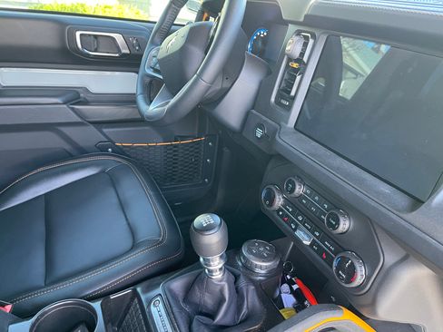 Used 2024 Ford Bronco Badlands AWD/4WD image 2