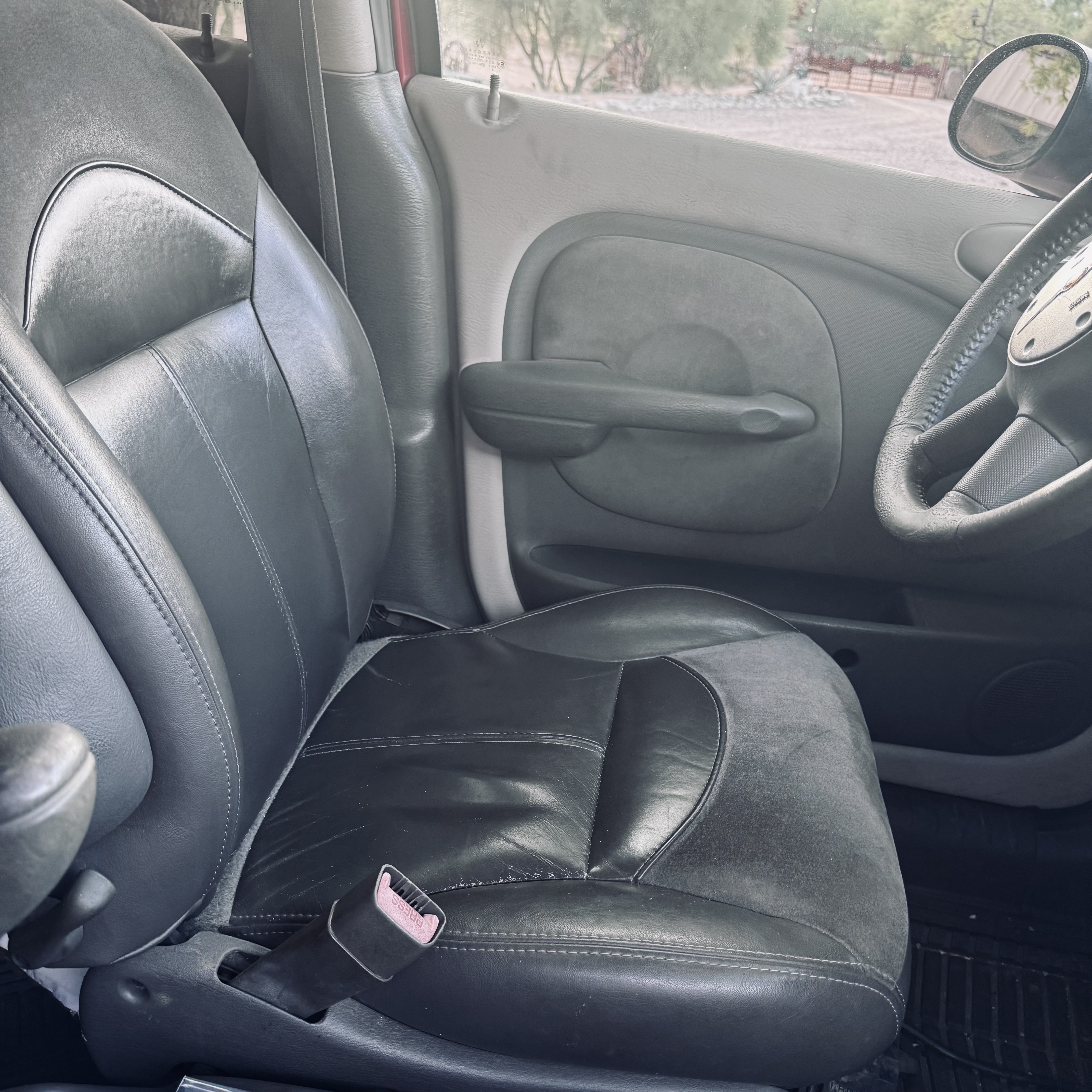Used 2005 Chrysler PT Cruiser Limited FWD image 5