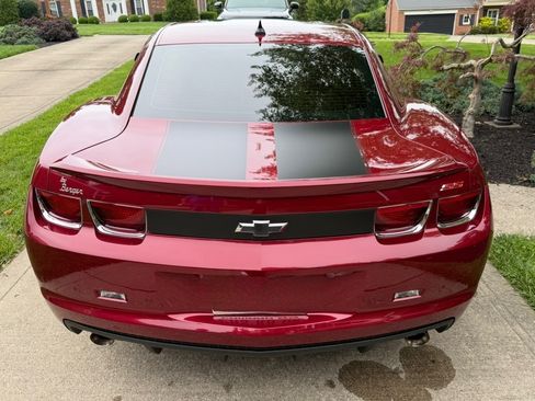 Used 2010 Chevrolet Camaro SS w/ RS Package RWD image 2