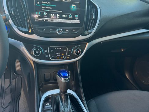 Used 2018 Chevrolet Volt LT FWD image 17