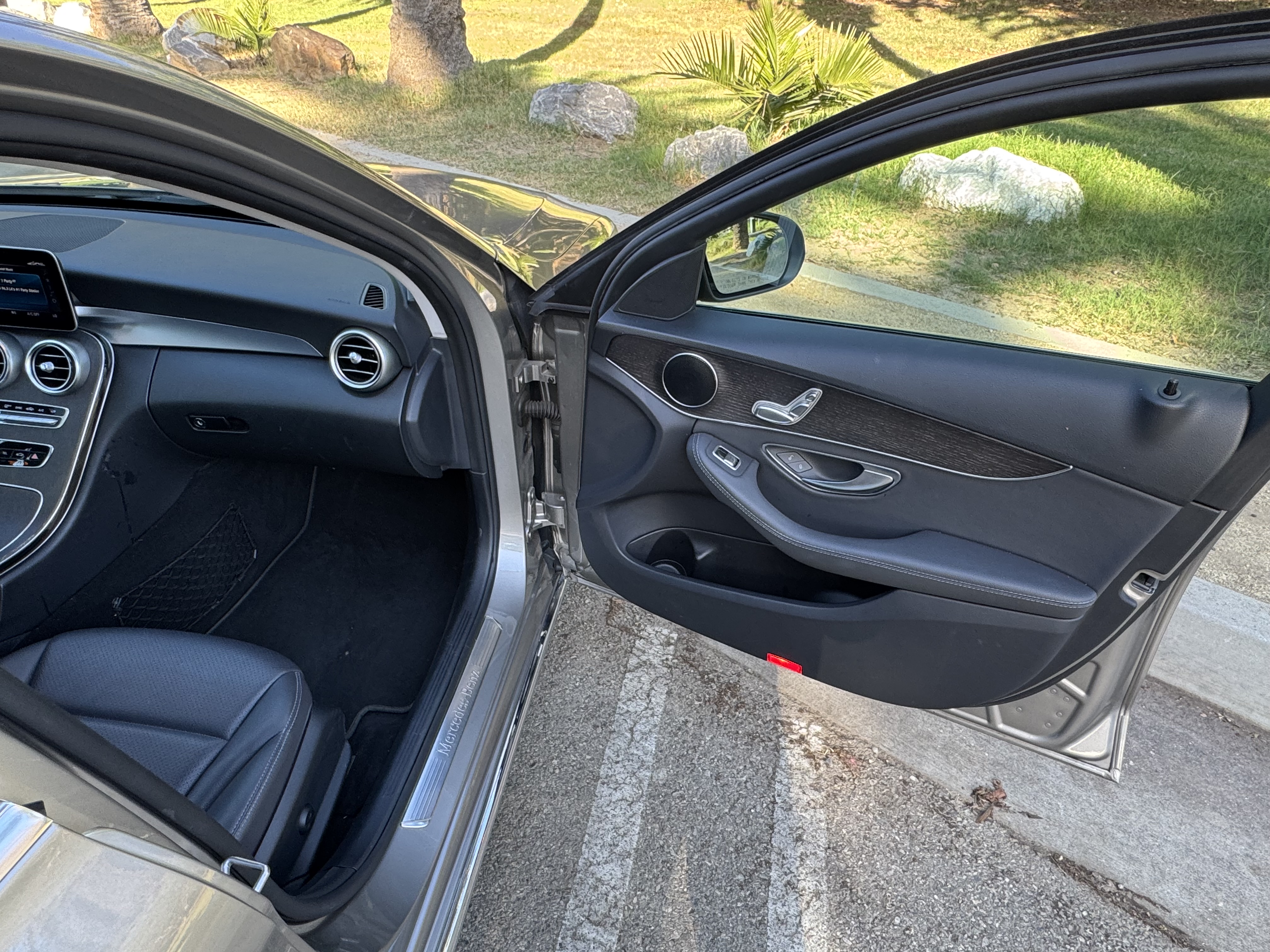 Used 2019 Mercedes-Benz C 300 Sedan image 19