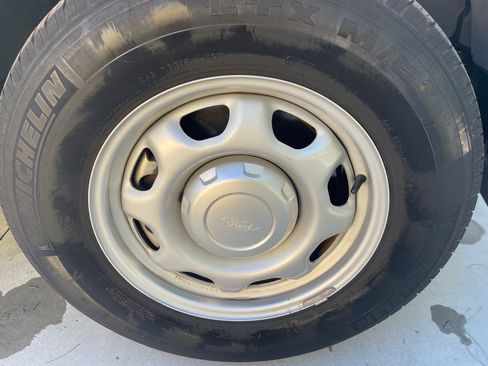 Used 2018 Ford F150 XL w/ Trailer Tow Package image 8