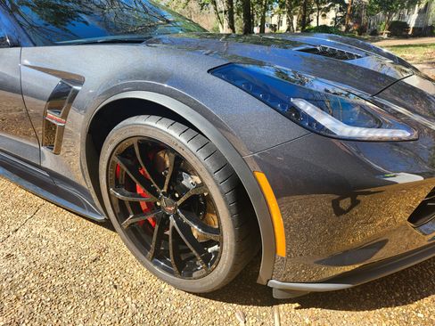 Used 2018 Chevrolet Corvette Grand Sport w/ Carbon Flash Badge Package image 4