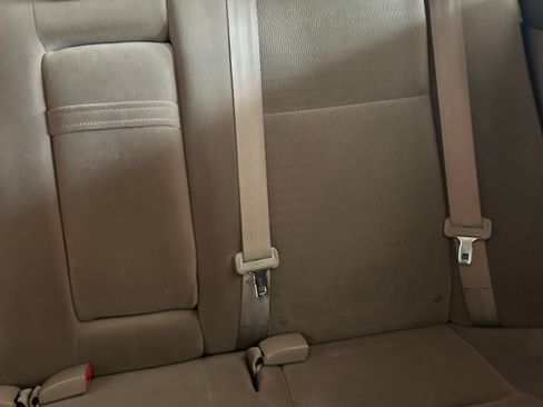 Used 2005 Toyota Camry LE FWD image 8