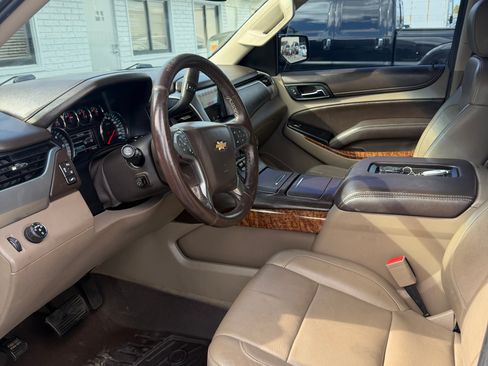 Used 2015 Chevrolet Suburban LTZ RWD image 6