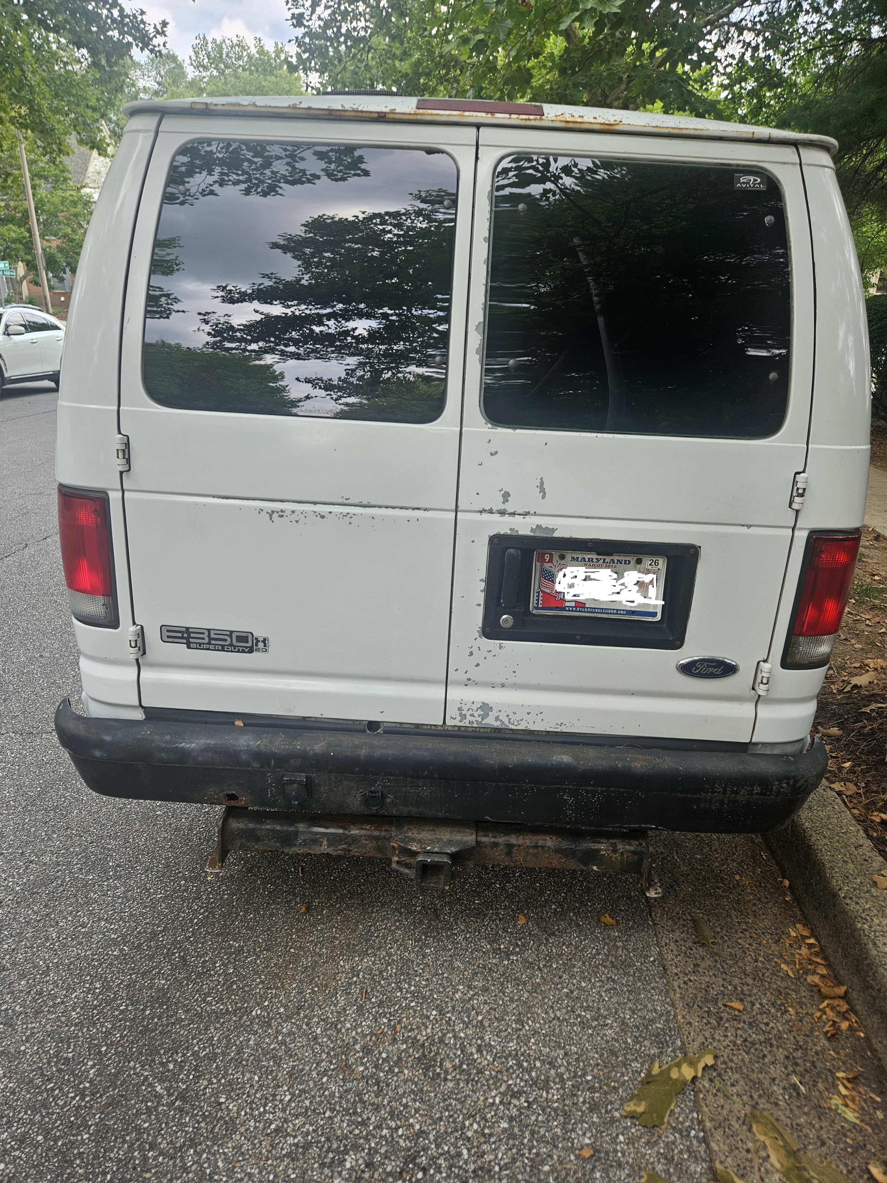 Used 2000 Ford E-350 and Econoline 350 Extended Super Duty RWD image 3