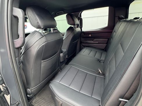 Used 2025 Toyota Tacoma TRD Sport image 11