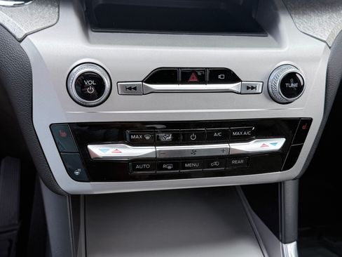 Used 2022 Ford Explorer Timberline image 9