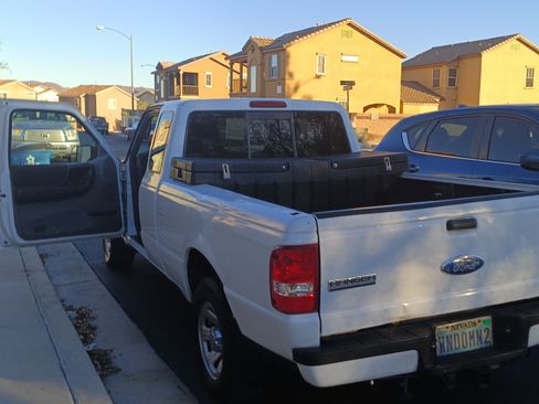 Used 2010 Ford Ranger XLT image 2