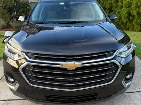 Used 2019 Chevrolet Traverse Premier w/ Driver Confidence II Package FWD image 5