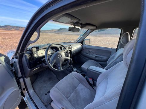 Used 2004 Toyota Tacoma 4x4 Xtracab V6 image 14