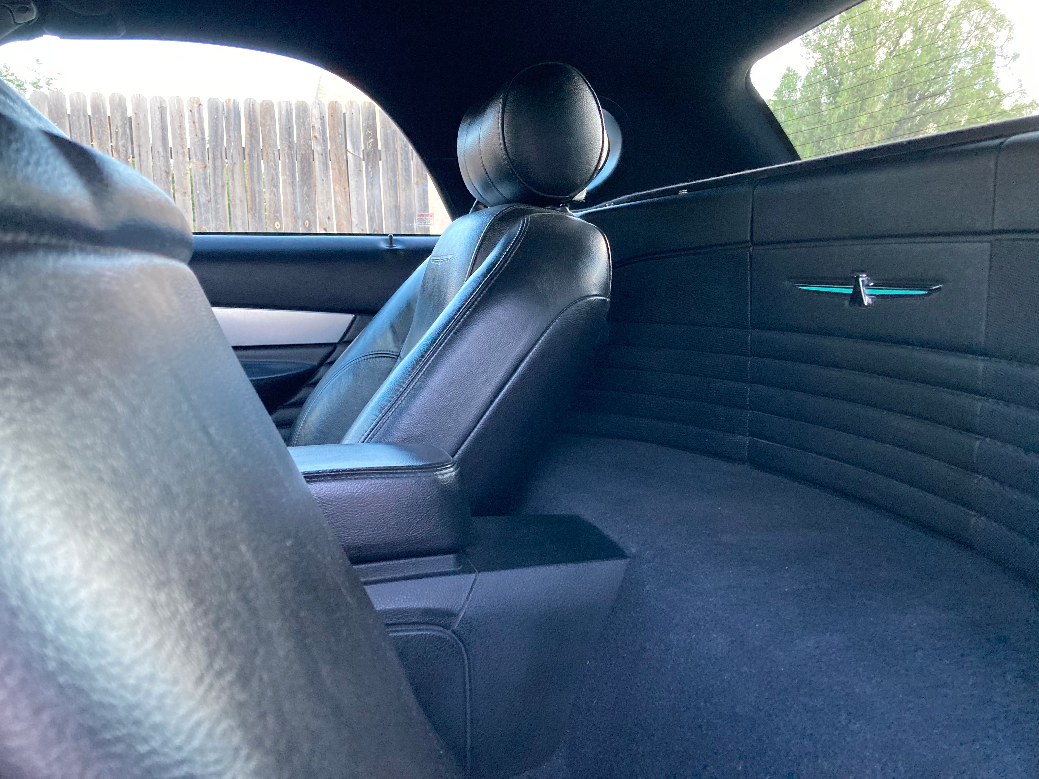 Used 2005 Ford Thunderbird RWD image 24