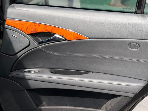 Used 2009 Mercedes-Benz E 350 Sedan image 19