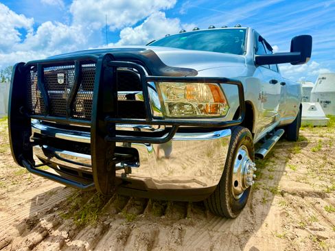 Used 2016 RAM 3500 Tradesman w/ Chrome Appearance Group image 13