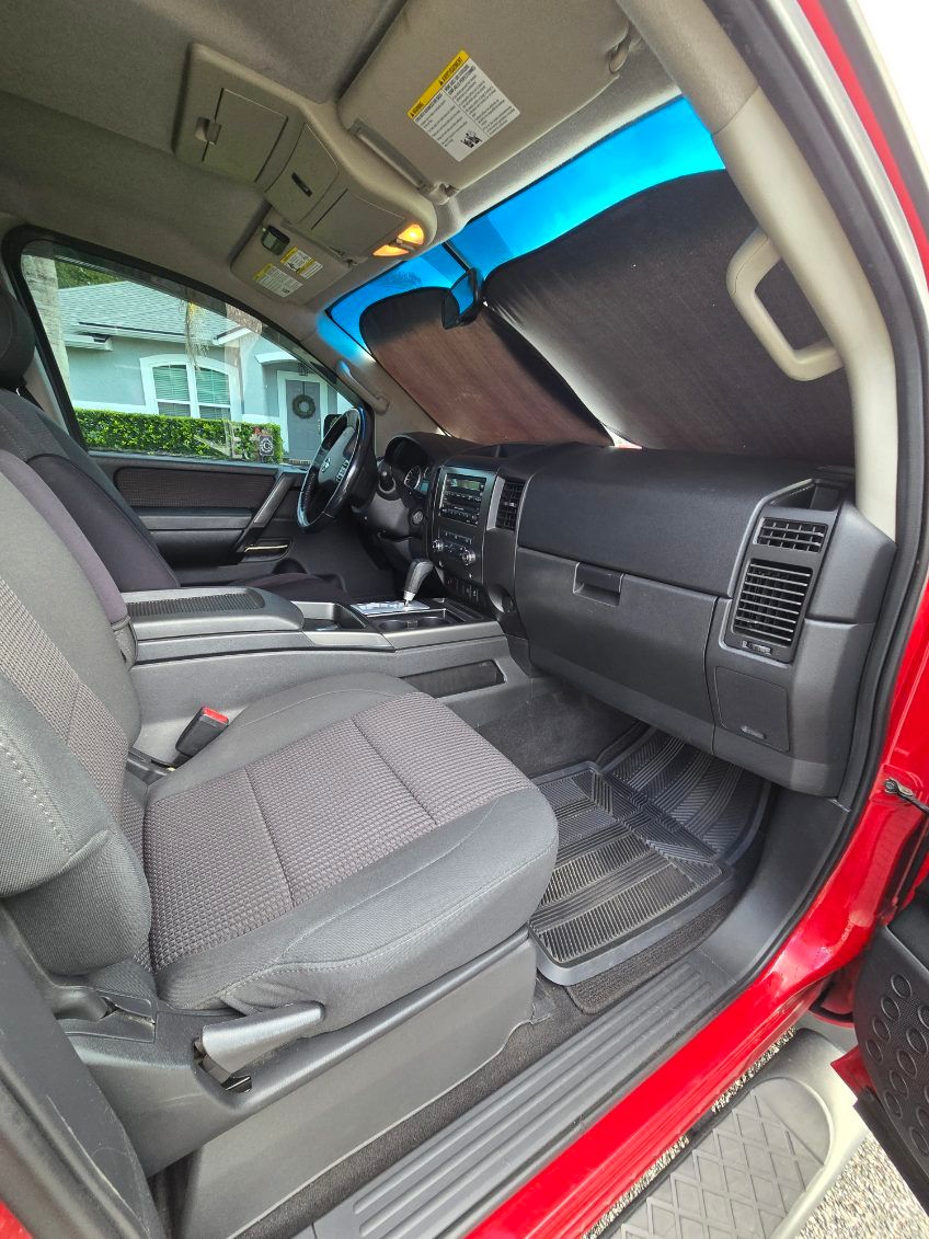 Used 2012 Nissan Titan SV w/ SV Value Truck Pkg RWD image 11