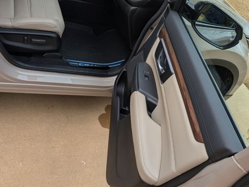 Used 2017 Honda CR-V Touring image 9