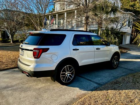 Used 2016 Ford Explorer Sport w/ Equipment Group 401A image 2