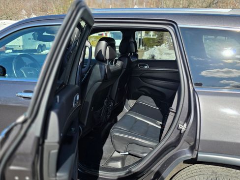 Used 2019 Jeep Grand Cherokee Limited image 11