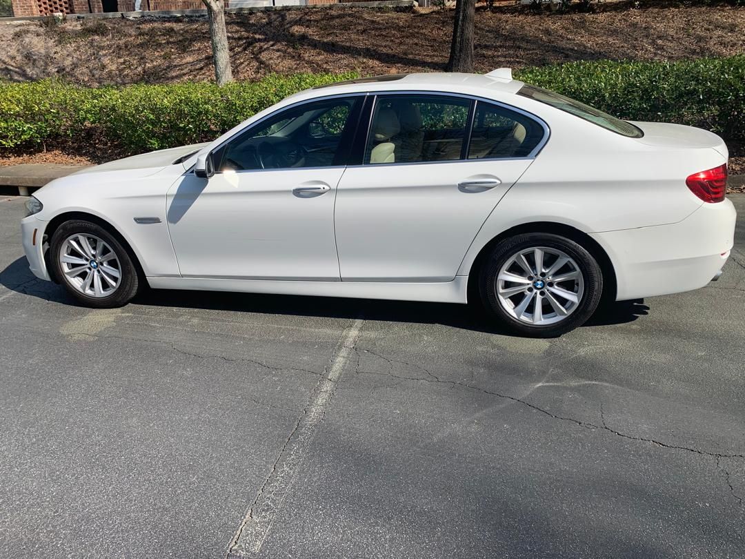 Used 2015 BMW 528i Sedan RWD image 2