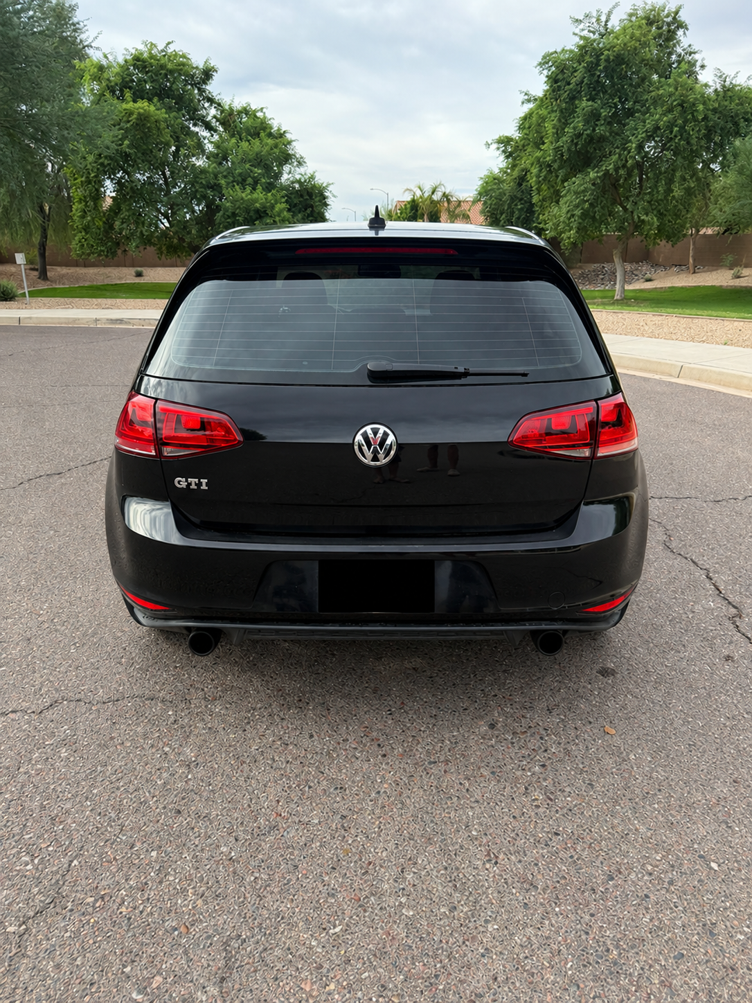 Used 2016 Volkswagen GTI S FWD image 4