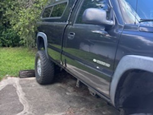 Used 2003 Chevrolet Silverado 2500 W/T AWD/4WD image 4